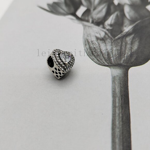 Pandora Sparkling Leveled Hearts Charm - Picture 5 of 8